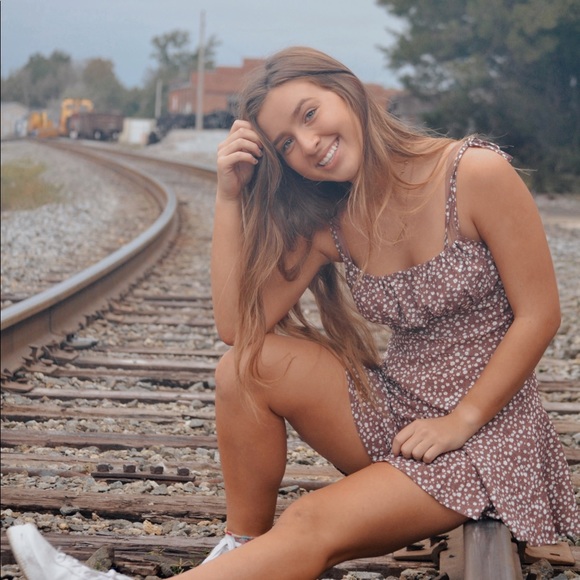 Meet your Posher, Bayleigh - Picture 3 of 3